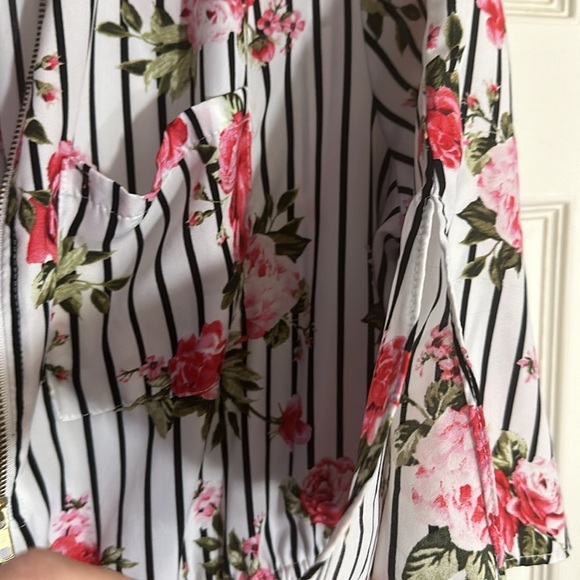 Justify White/Black Striped Floral Front Zipper Dress Size 1x - Picture 7 of 9